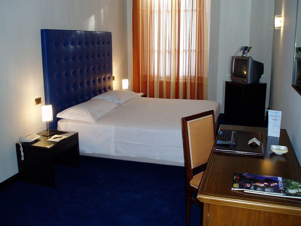 Sina Maria Luigia Hotel Парма Екстериор снимка