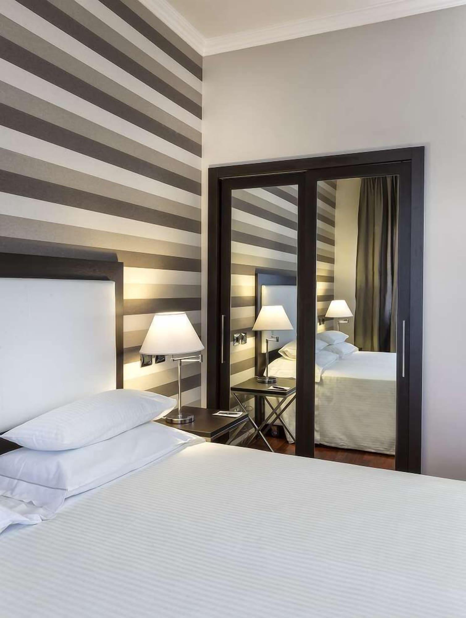 Sina Maria Luigia Hotel Парма Екстериор снимка