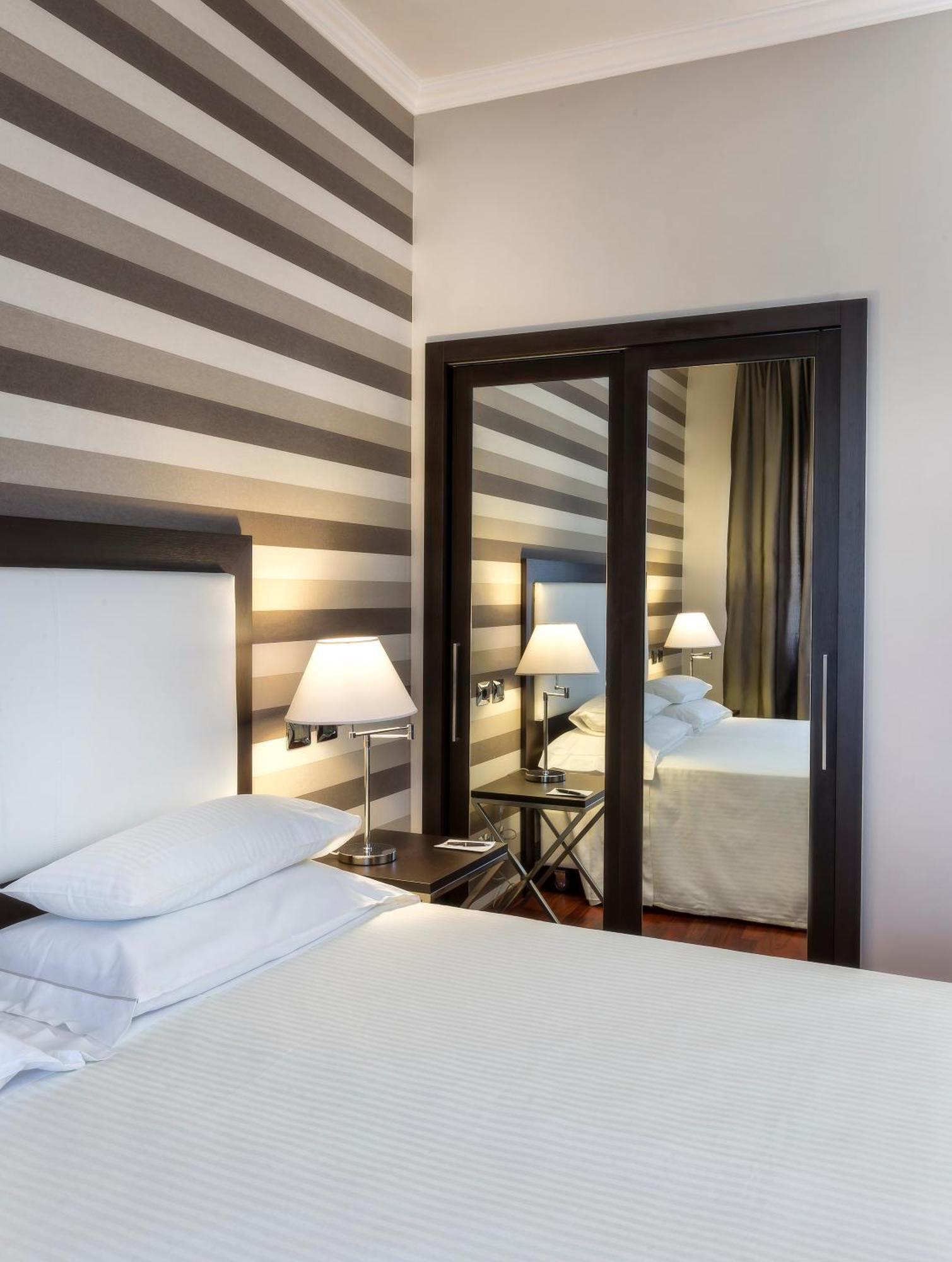 Sina Maria Luigia Hotel Парма Екстериор снимка
