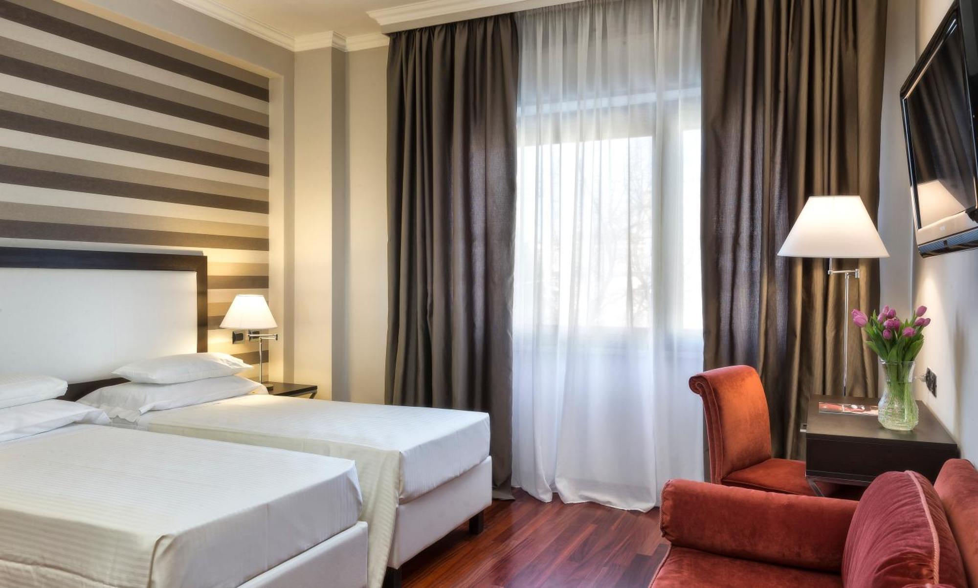 Sina Maria Luigia Hotel Парма Екстериор снимка