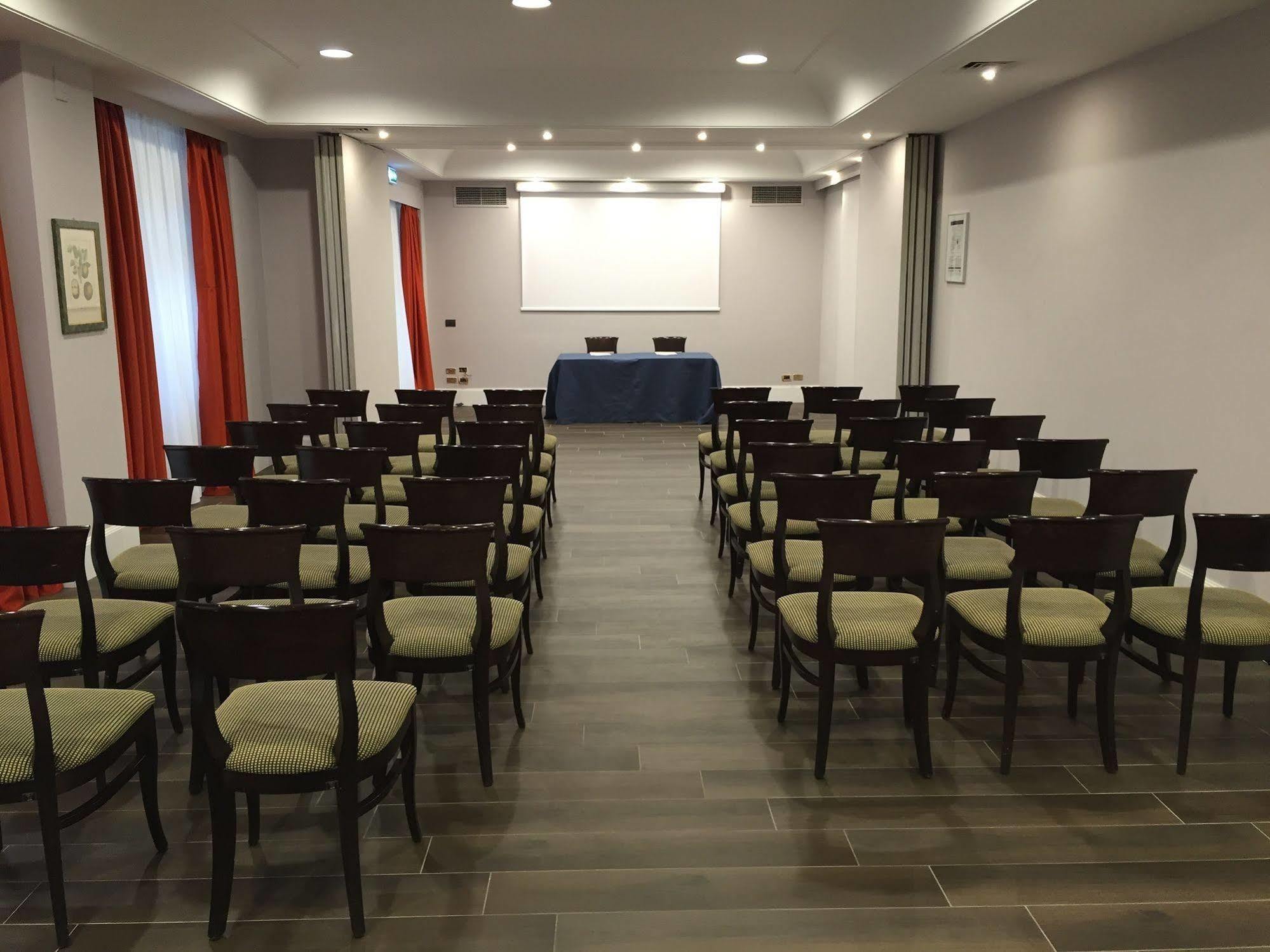 Sina Maria Luigia Hotel Парма Екстериор снимка