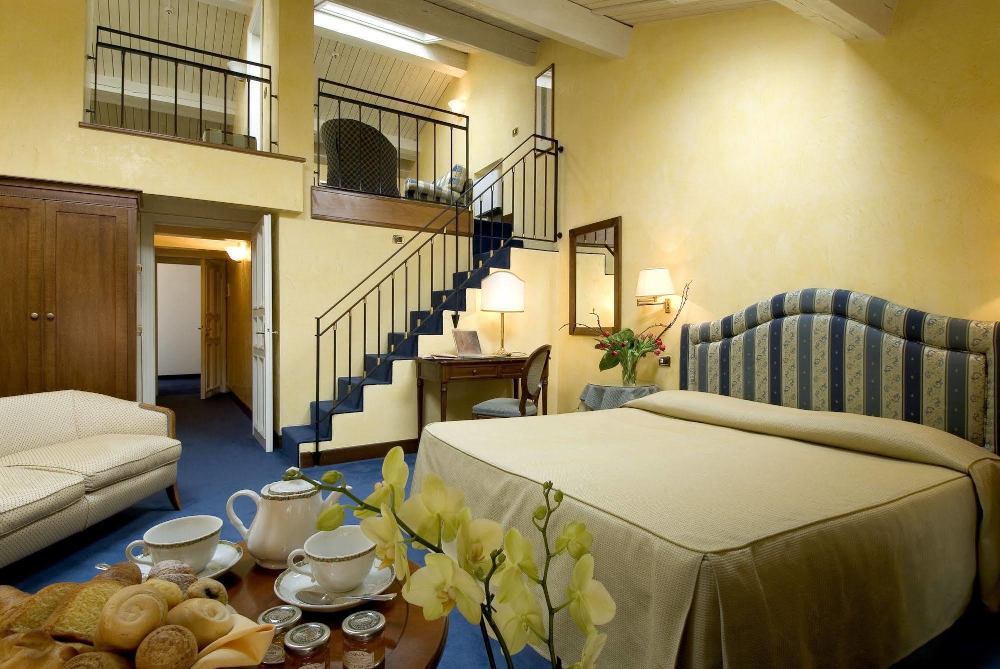 Sina Maria Luigia Hotel Парма Стая снимка